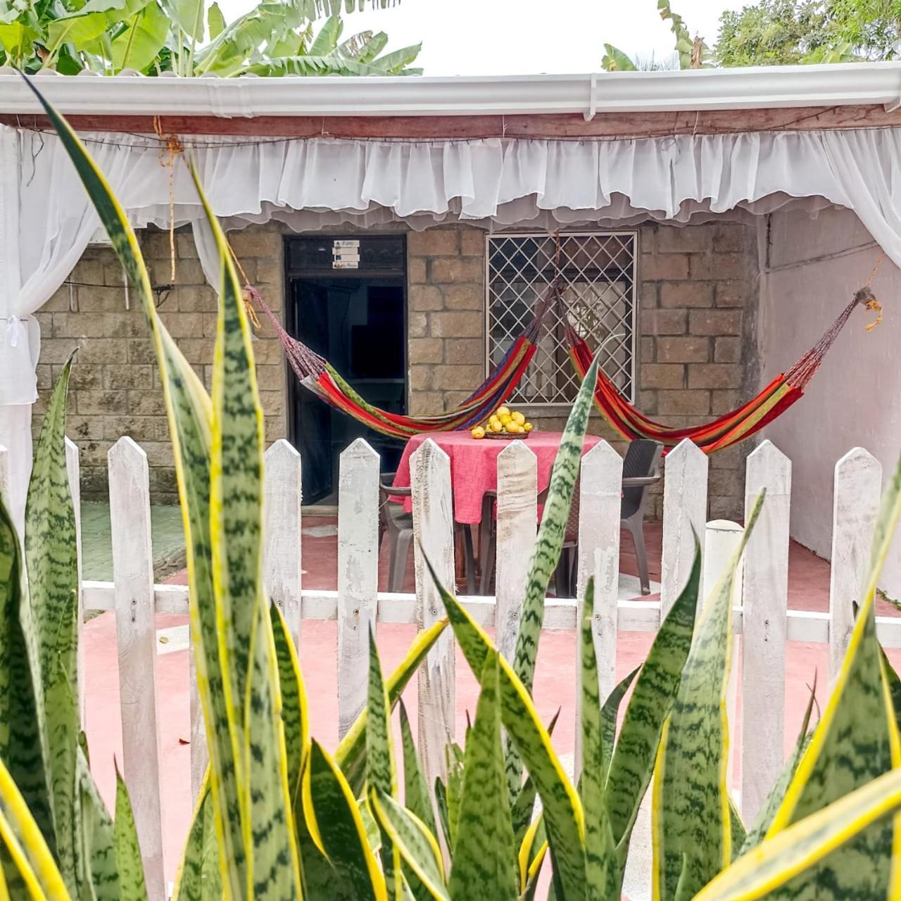 Hostal Corales Tolú 외부 사진